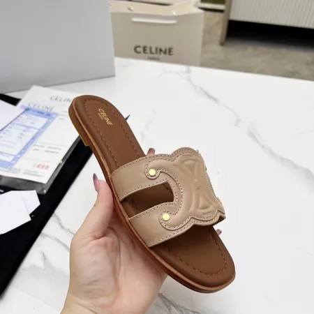 セリーヌ スリッパ