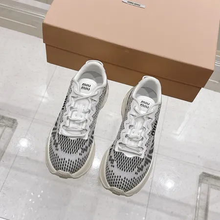 ミュウミュウ スニーカー