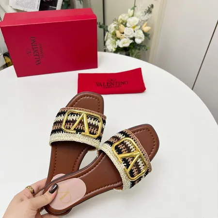 ヴァレンティノ スリッパ