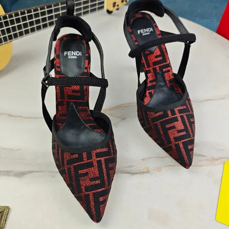 フェンディ サンダル