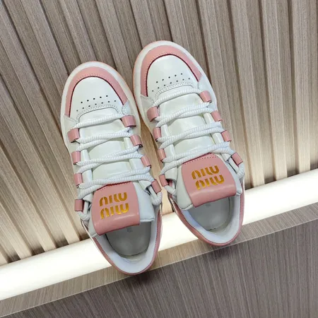 ミュウミュウ カジュアルシューズ