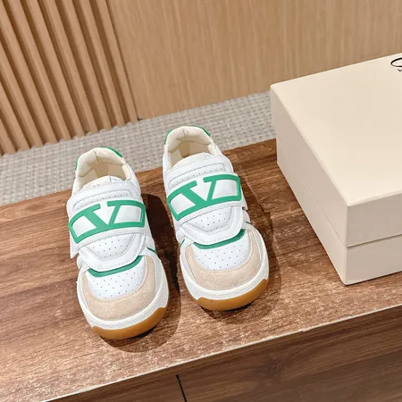 ヴァレンティノ カジュアルシューズ