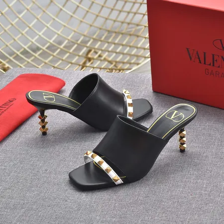 ヴァレンティノ サンダル