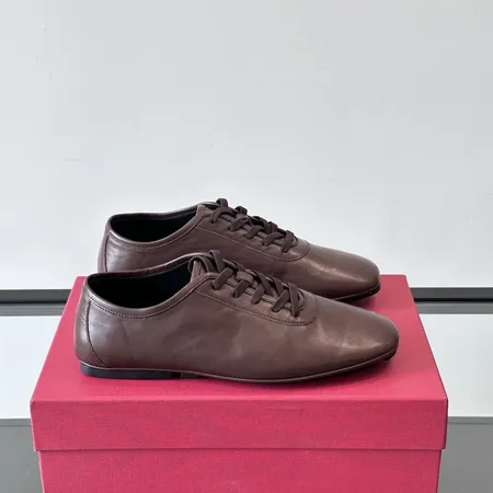 フェラガモ カジュアルシューズ