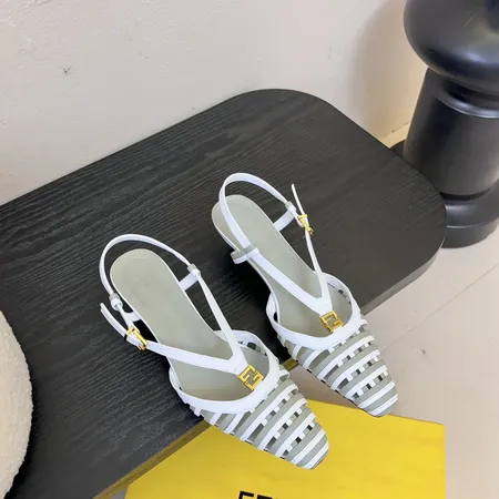 フェンディ サンダル