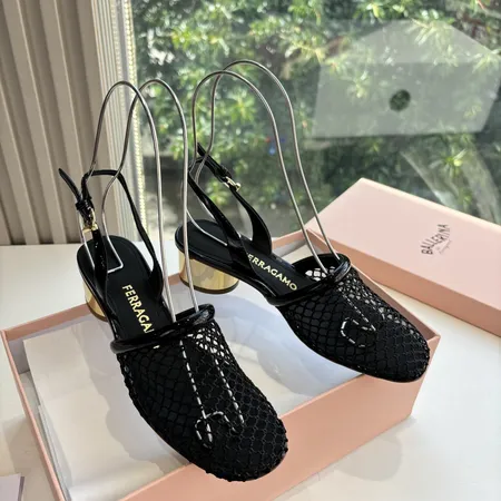 フェラガモ サンダル