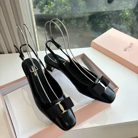 フェラガモ サンダル