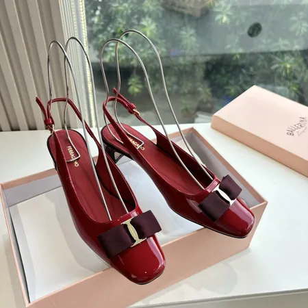 フェラガモ サンダル