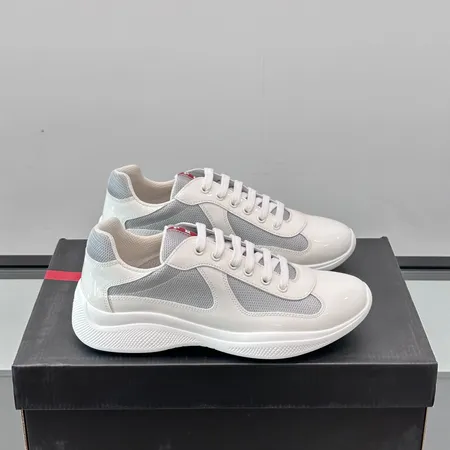 プラダ スニーカー