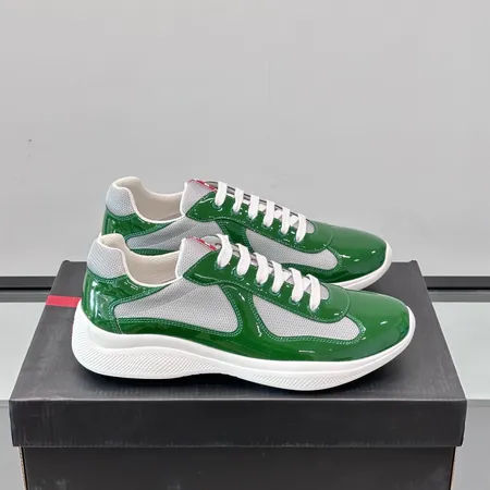 プラダ スニーカー