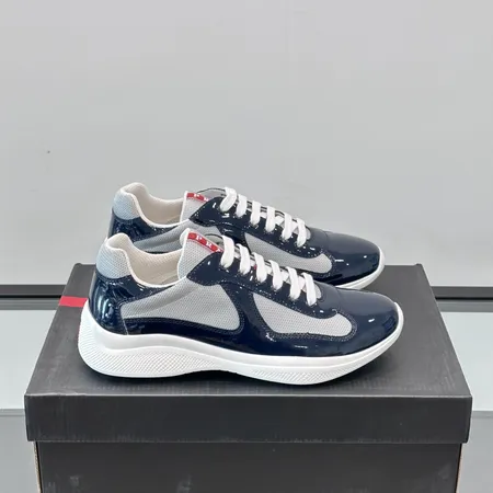 プラダ スニーカー