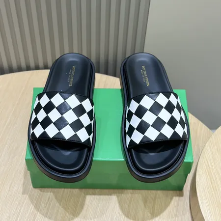 ボッテガ ヴェネタ スリッパ