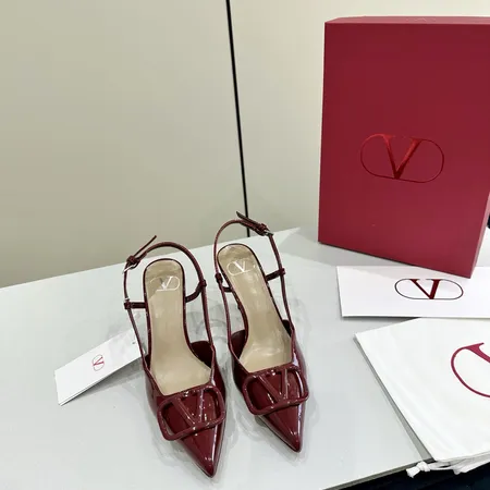 ヴァレンティノ サンダル