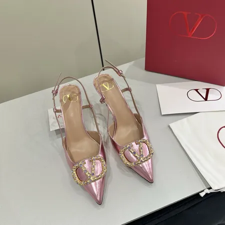 ヴァレンティノ サンダル