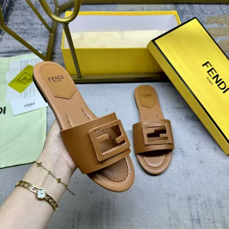 フェンディ スリッパ