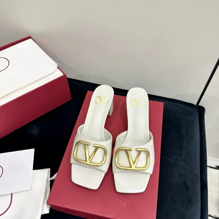 ヴァレンティノ スリッパ