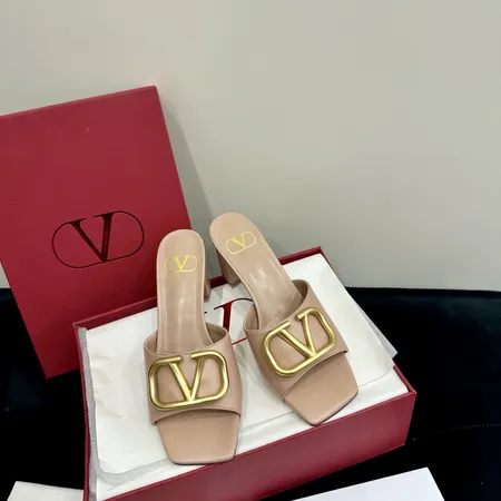 ヴァレンティノ スリッパ