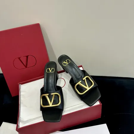 ヴァレンティノ スリッパ