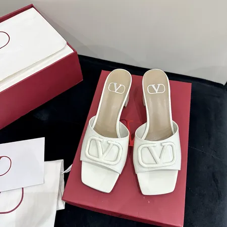 ヴァレンティノ スリッパ