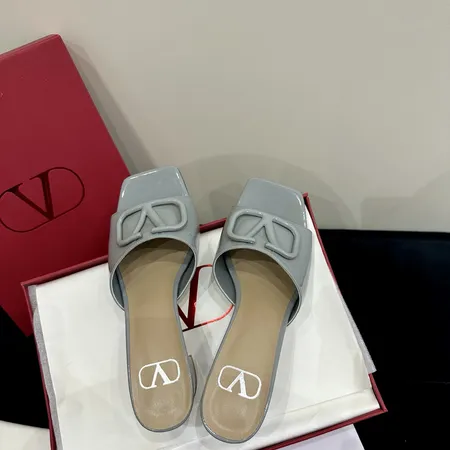 ヴァレンティノ スリッパ