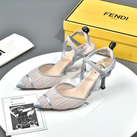 フェンディ サンダル