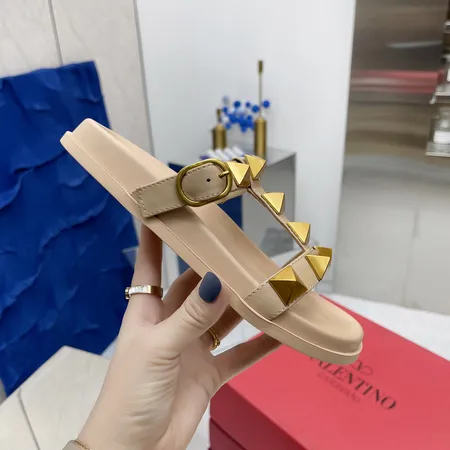 ヴァレンティノ スリッパ