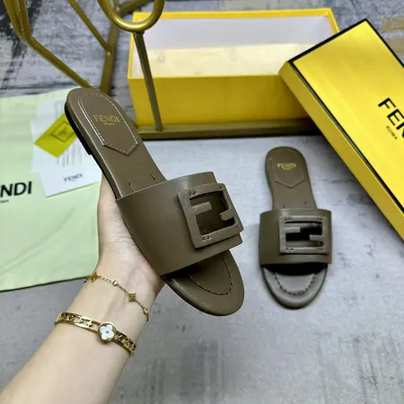 フェンディ スリッパ