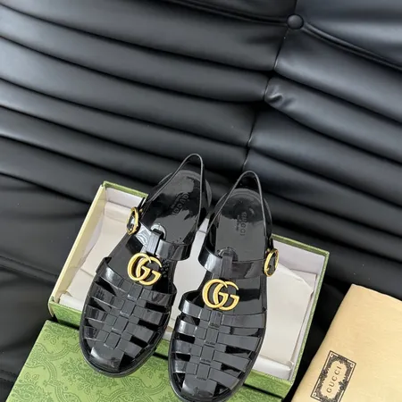 グッチ サンダル