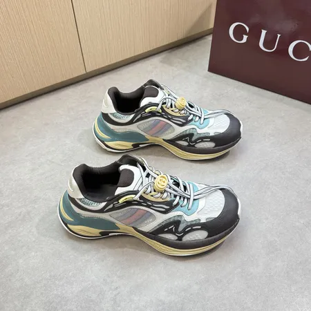 グッチ スニーカー