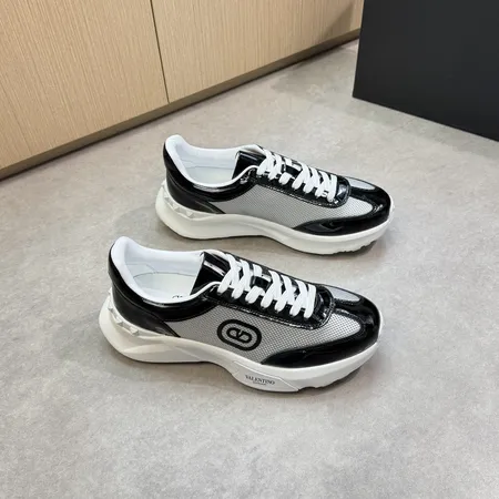 ヴァレンティノ カジュアルシューズ