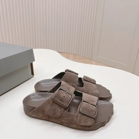 バレンシアガ スリッパ