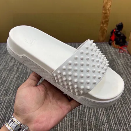 クリスチャン・ルブタン スリッパ