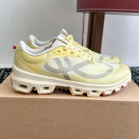 ロエベ スニーカー