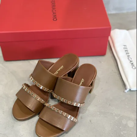 フェラガモ サンダル