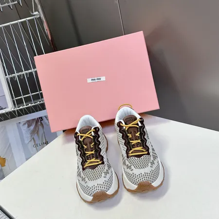 ミュウミュウ スニーカー