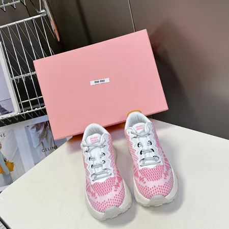 ミュウミュウ スニーカー