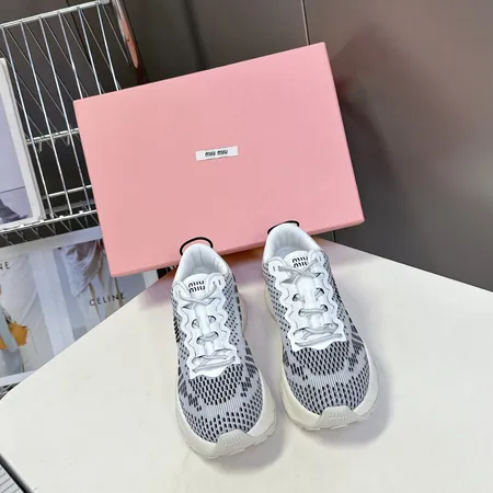 ミュウミュウ スニーカー