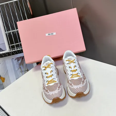 ミュウミュウ スニーカー