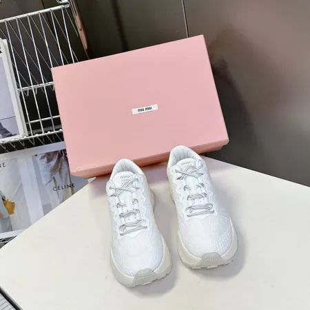 ミュウミュウ スニーカー