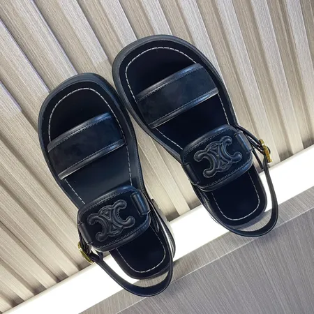 セリーヌ サンダル