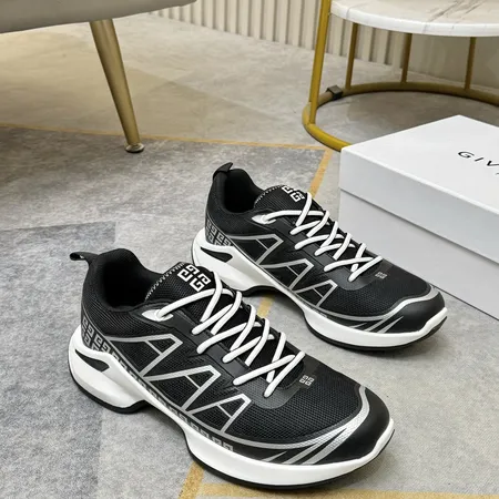 ジバンシィ スニーカー