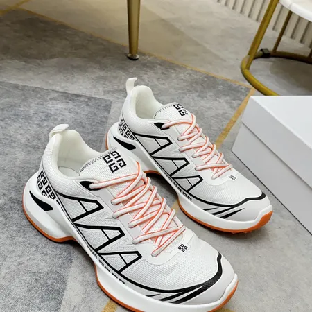 ジバンシィ スニーカー