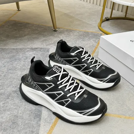 ジバンシィ スニーカー