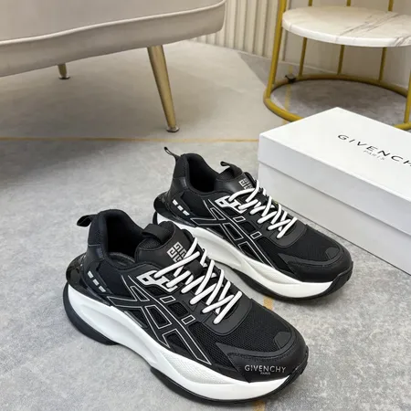 ジバンシィ スニーカー