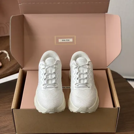 ミュウミュウ スニーカー