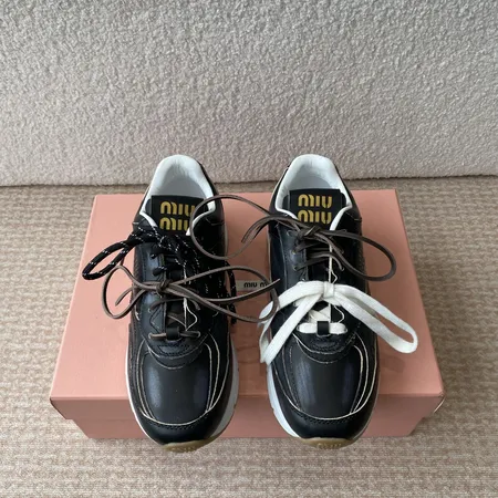 ミュウミュウ スニーカー
