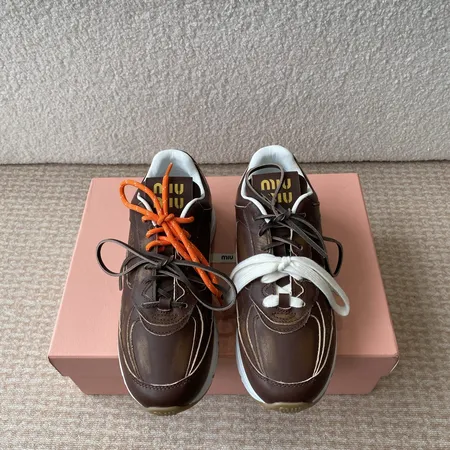 ミュウミュウ スニーカー