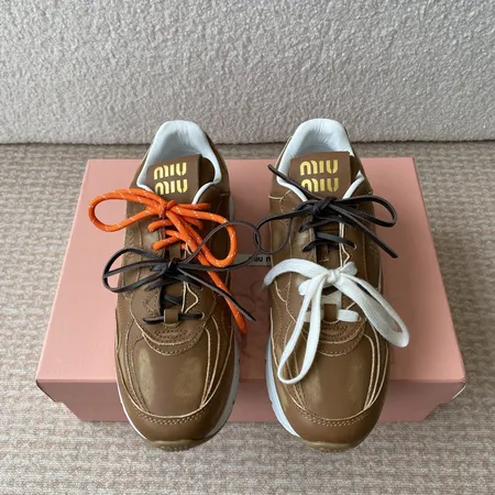 ミュウミュウ スニーカー