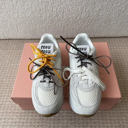 ミュウミュウ スニーカー
