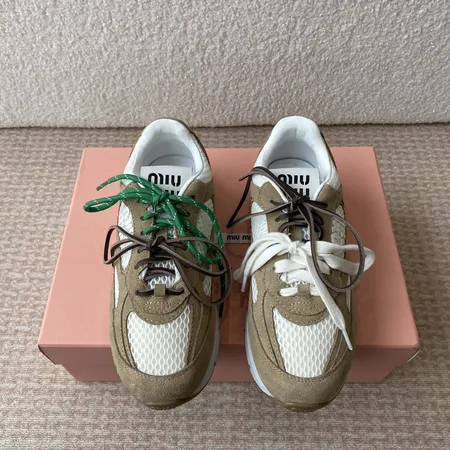 ミュウミュウ スニーカー